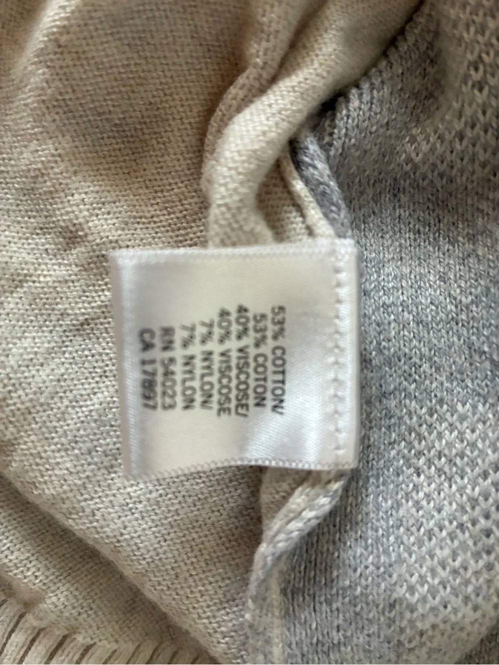 Banana Republic lightweight neck